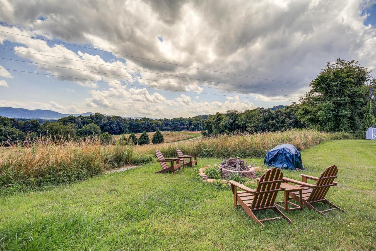 Вилла Blue Ridge Mountain Cabin With Views And Hot Tub Sparta Экстерьер фото